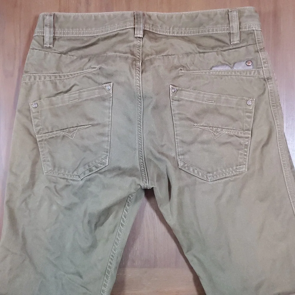 Diesel Darron Regular‎ Slim Tapered Green Men Jeans Size 31
